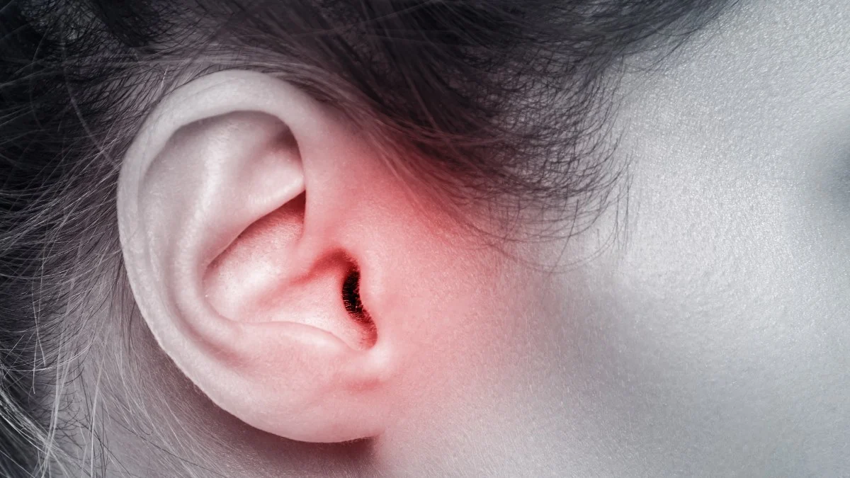 Kulağı böyle olan kalbine baktırsın! 