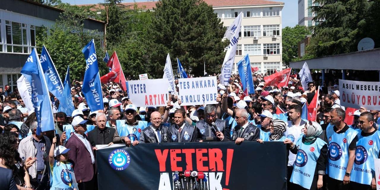 Türk Eğitim-Sen, İl Milli Eğitim Müdürlükleri Önünde Şiddeti Protesto Etti