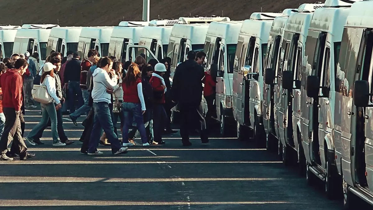 Kamuda servislerin kaldırılmasına tepkiler sürüyor