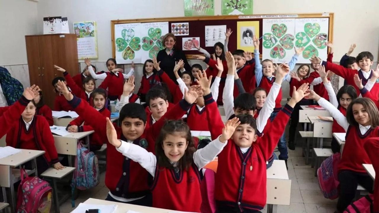 İlkokul öğrencileri ve velilerine şaşırtan haber 