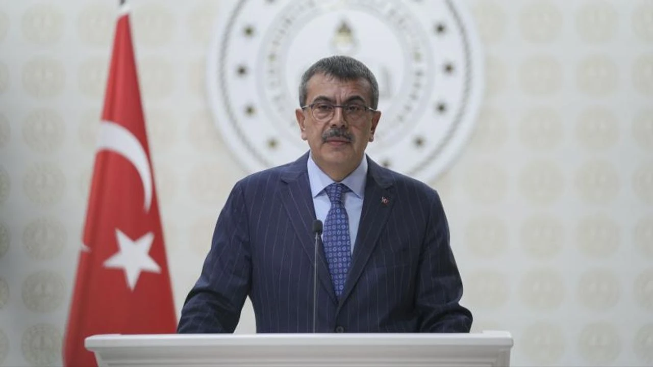 Bakan Tekin’den Ders Saatleri ile İlgili Açıklama