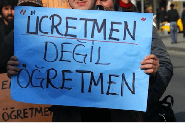 Binlerce Ücretli Öğretmen Asgari Ücret Altında Zor Şartlarda Eğitime Işık Tutuyor