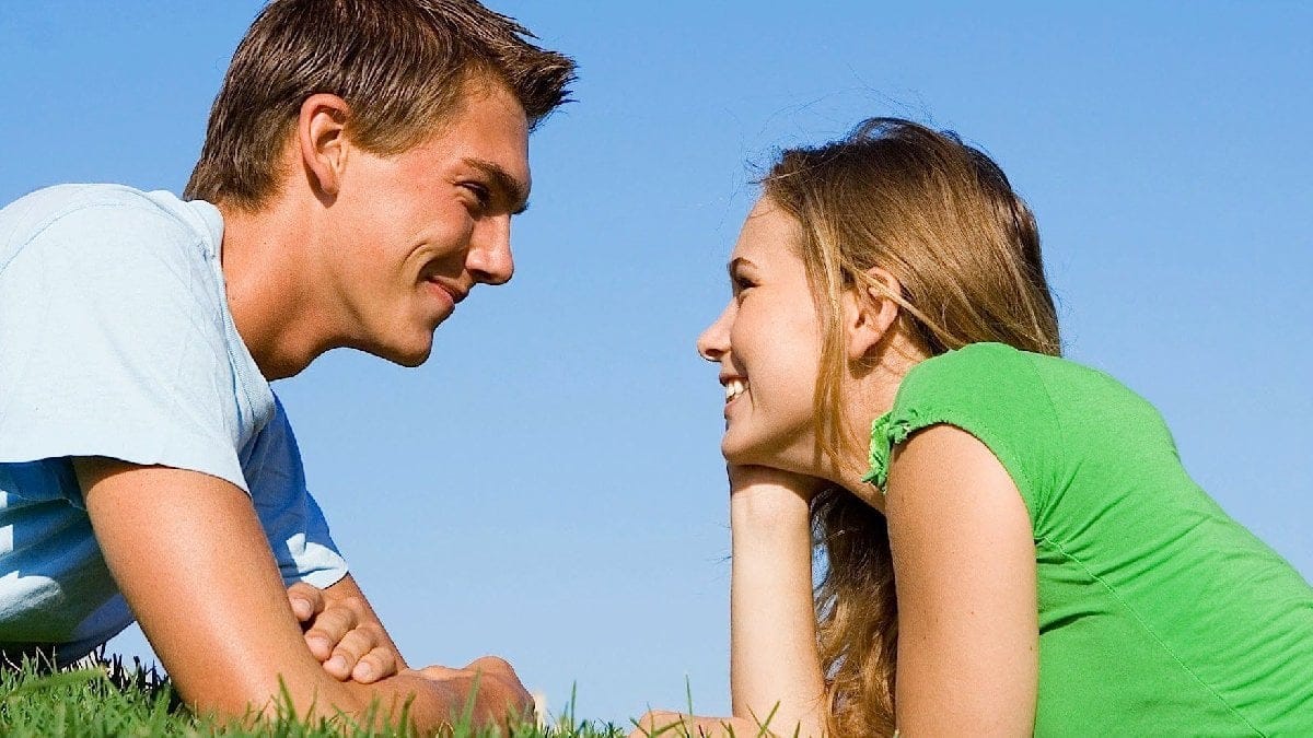 Göz teması sosyal etkileşimi nasıl güçlendiriyor?