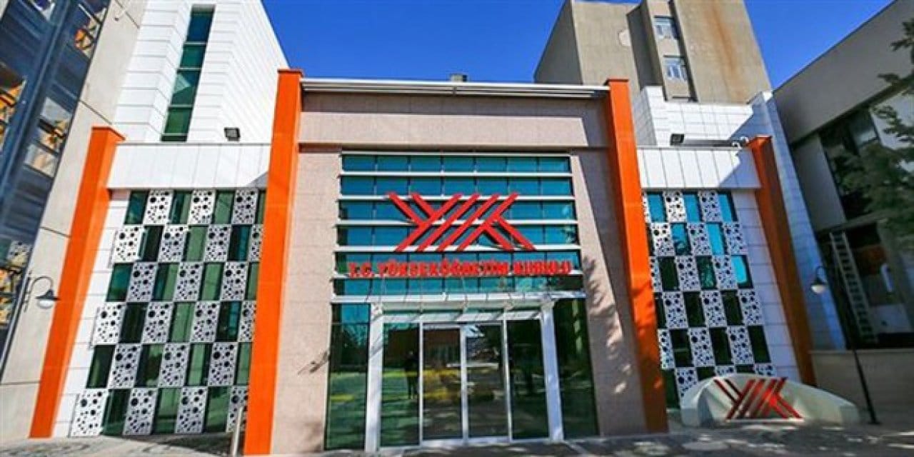 Üniversitelerde, merkezi memur alımı kapatıldı!