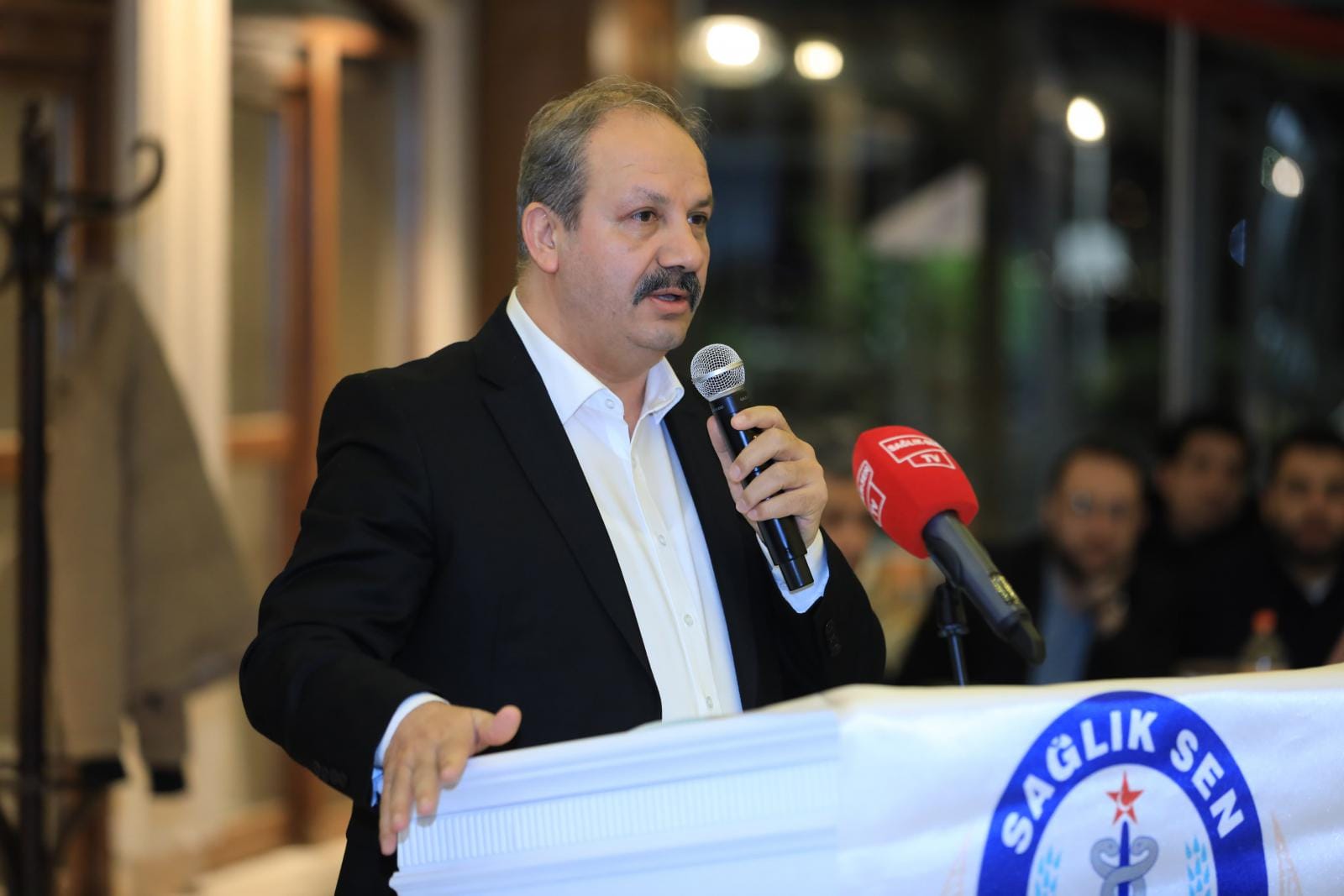 İstanbul’daki Sağlık ve Sosyal Hizmet Profesyonelleri Hak Ettiği Değeri Görmeli”