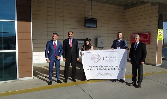 Iğdır’da Yeni Atanan Öğretmenleri Havalimanında Karşılandı