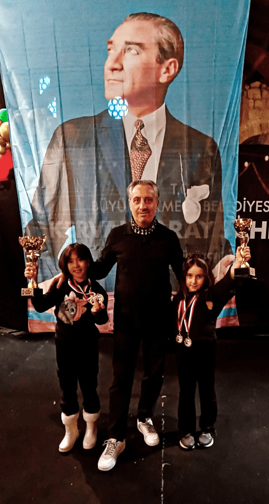 Beylikdüzü Büyükşehir İlkokulu Satranç Turnuvalarına damga vurdu!