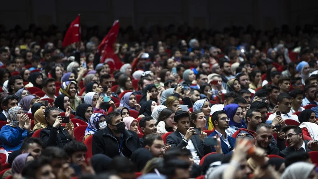 Türkiye Gençlik Araştırması Raporu Yayımlandı
