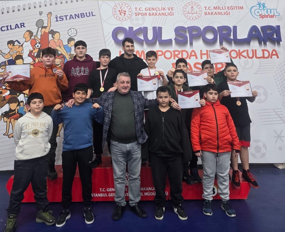 Beylikdüzü Kavaklı Ortaokulu şampiyon oldu