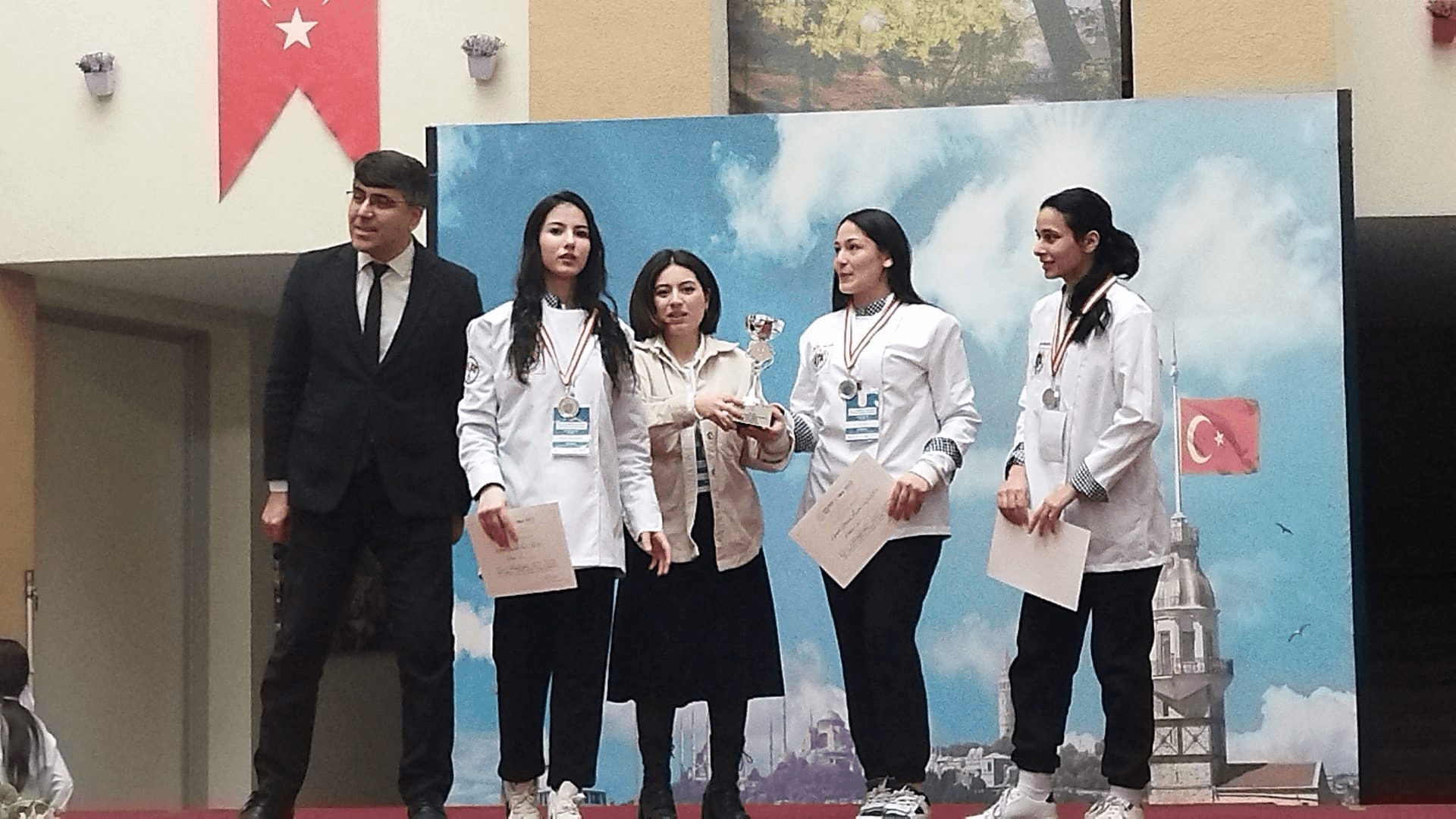 Küçükçekmece Atatürk Kız MTAL İstanbul 1.si oldu