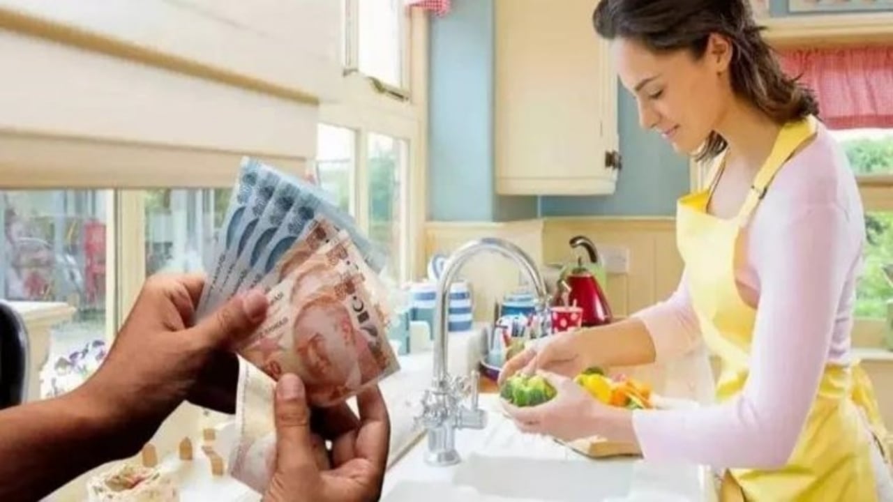 Ev kadınlarına erken emeklilik için tarih verildi!