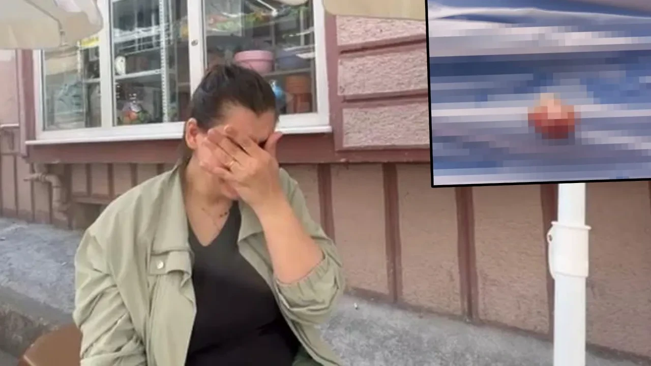 Parmağı kapan öğrencisini, kanlar içinde sınıfta oturttu