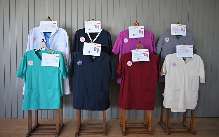 Tüm sağlık çalışanlarına zorunlu renk ve kıyafet uygulaması getirildi!