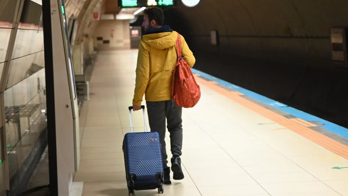 Metroda birden fazla valiz taşıyana ek ücret geliyor!