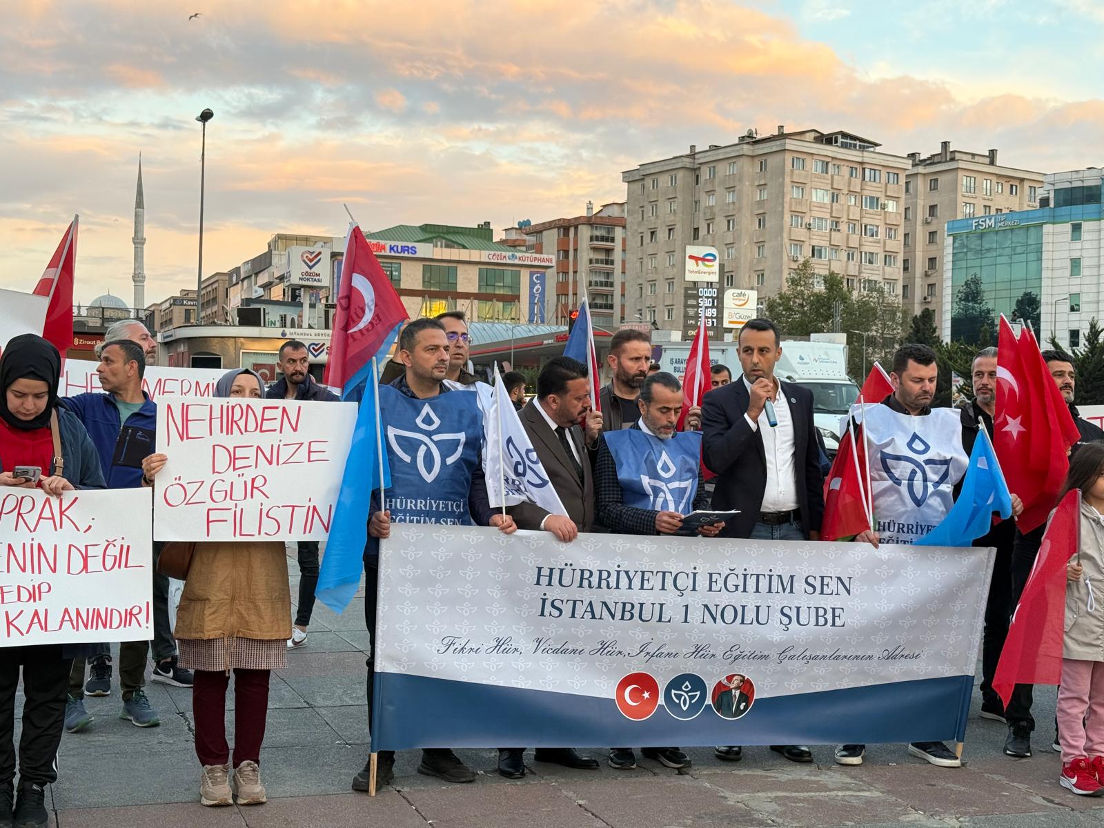 Gazze’de, Doğu Türkistan’da ve Dünyanın Her Köşesinde İnsanlık Ayakta Kalmalı!