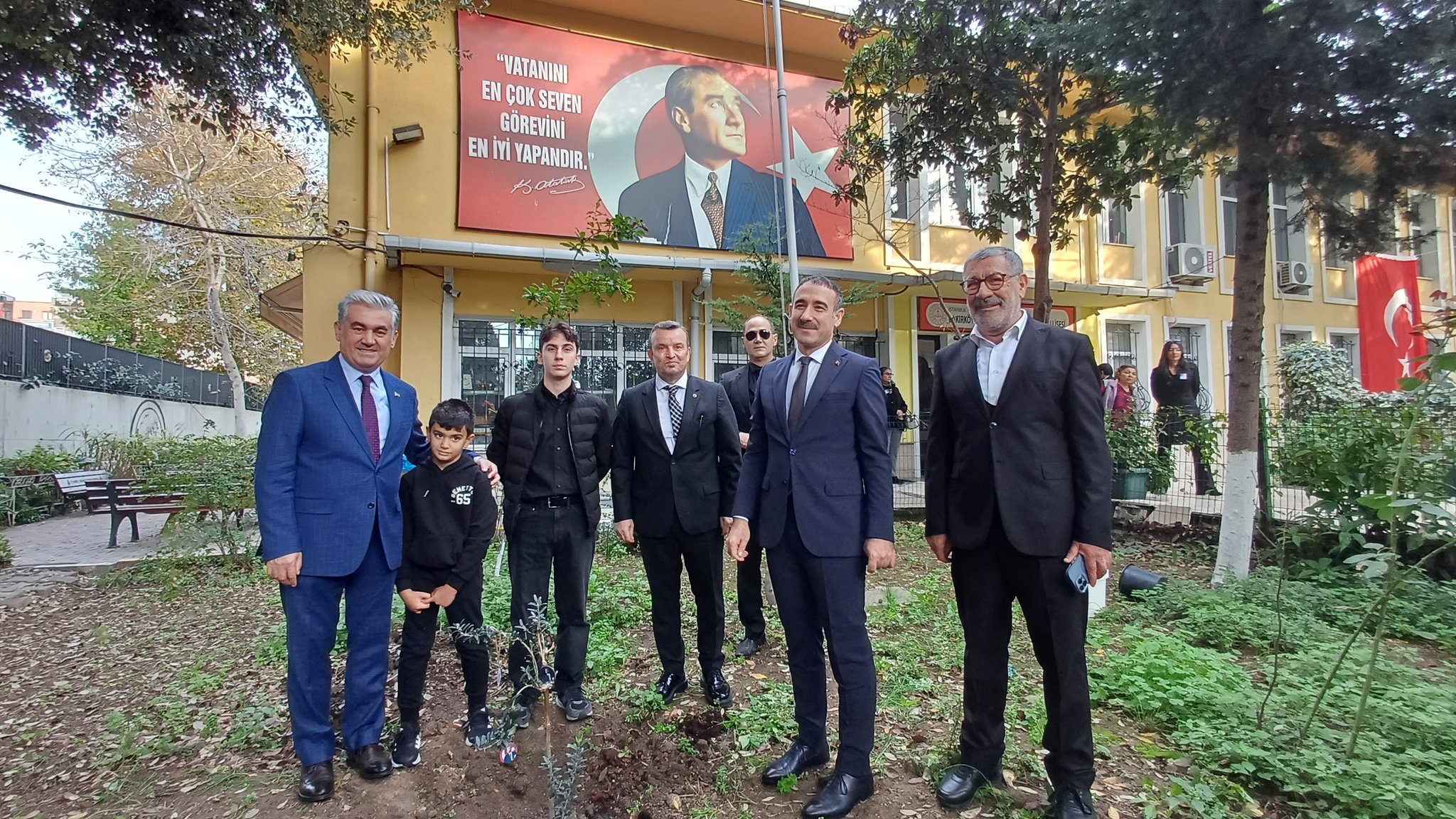 Bakırköy Kız Meslek Lisesi’nde Fidanlar Toprakla Buluştu